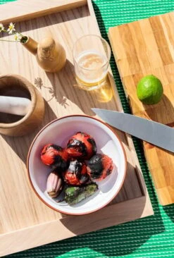 Normann Copenhagen Craft Mortar And Pestle, White 9 Normann Copenhagen Craft Mortar And Pestle, White -Selected Kitchenware Store taco Ruoka9